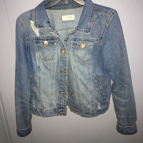 Jackets & Blazers - A cisono denim jacket !